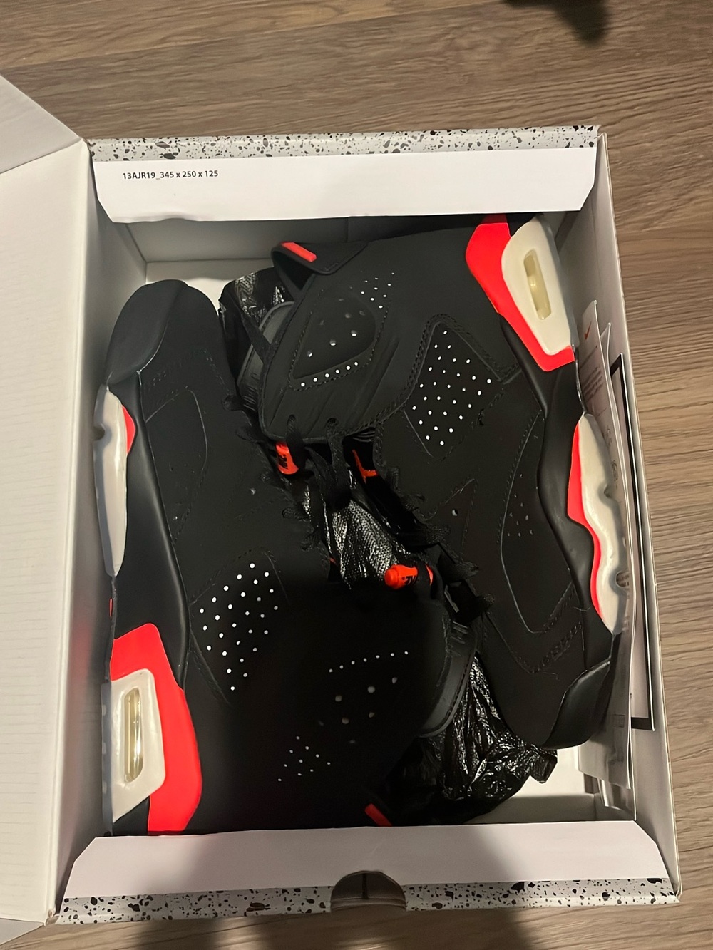 Jordan Retro 6 Infrared - Picture 4 of 5